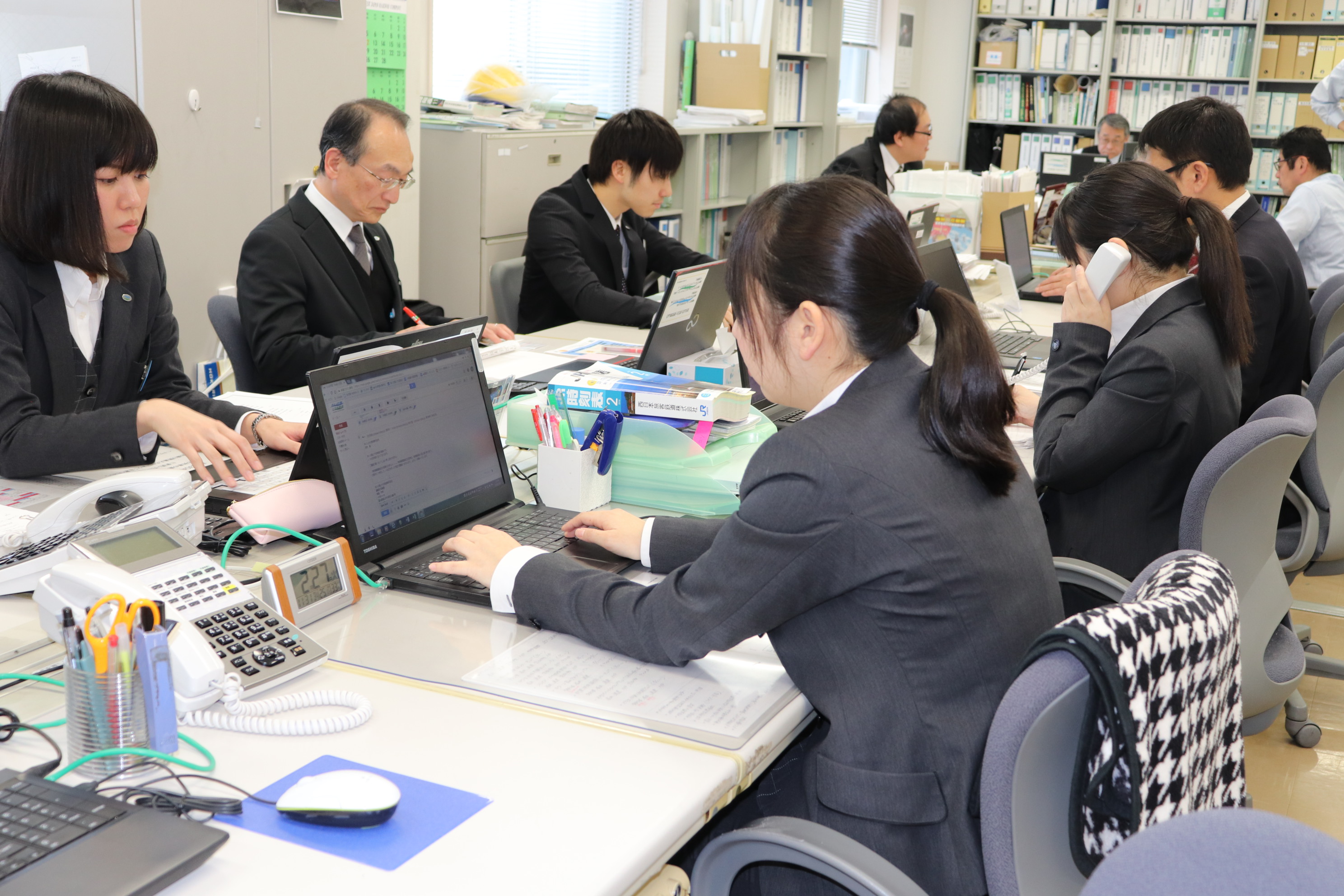 本社